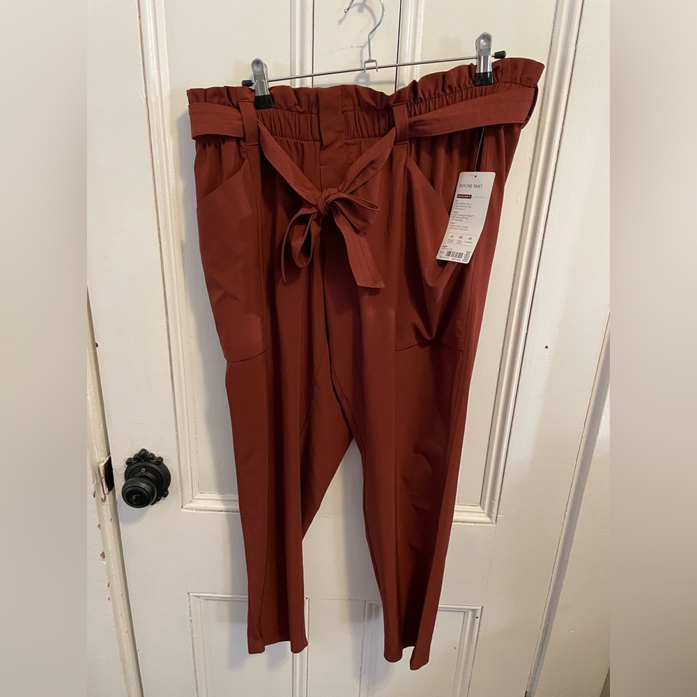 NWT Athleta Skyline pant 14p color dried cinnamon SOLD OUT